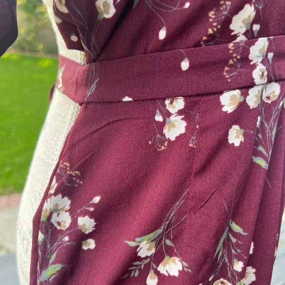 Sadie & Sage Red and White Floral Jumpsuit with V-Neck - Picture 10 of 13